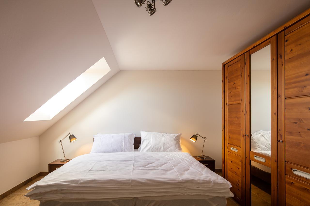 Dvojdum Ostrov U Macochy Apartment ภายนอก รูปภาพ