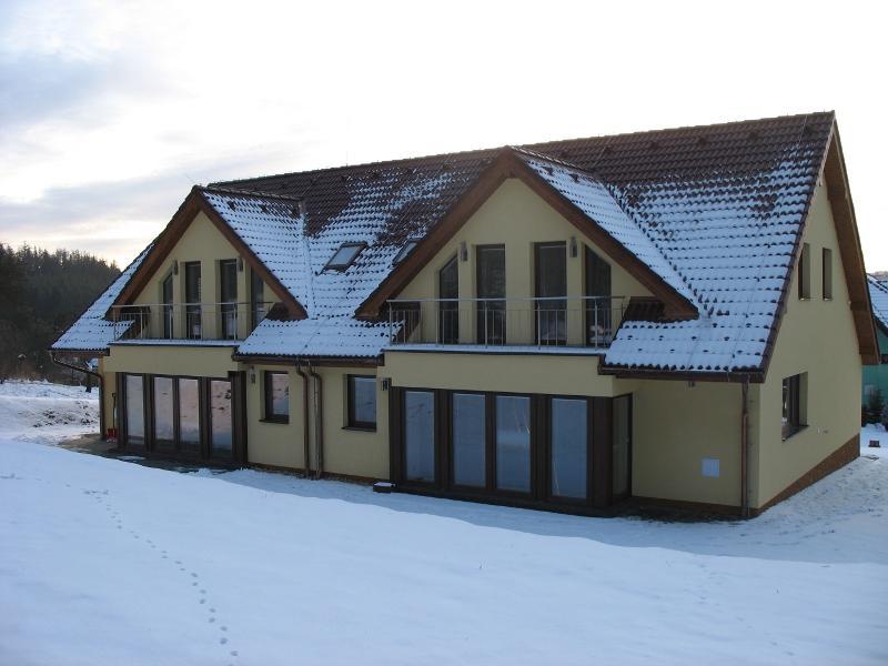 Dvojdum Ostrov U Macochy Apartment ภายนอก รูปภาพ